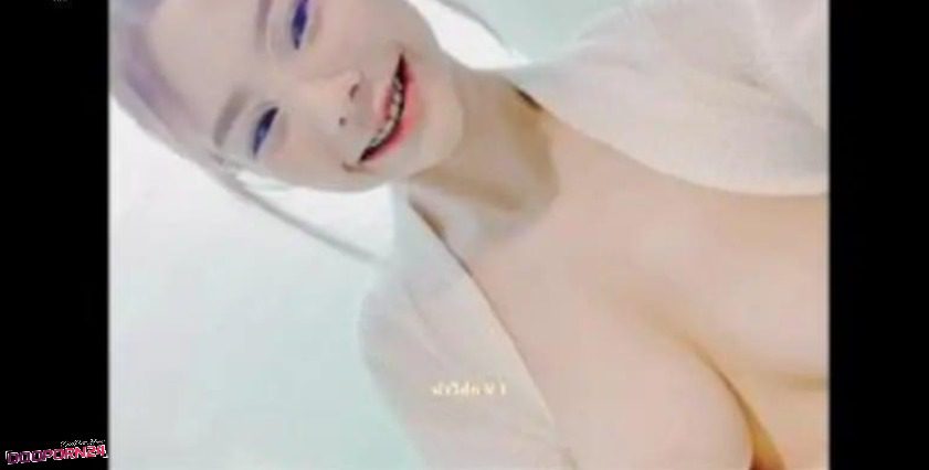 คลิปหลุด mamemm1 น้องมีมี่ เจอจัดหนักในโรงแรมริมทะเล นั่งดูดควยแล้วขึ้นขย่มควยเด้งหีเสียวๆ จับยกขาอ้าหีเย็ดแล้วกระทุ้งหีท่าหมา ก่อนจับแหกหีเย็ด น้ำเงี่ยนแตก
