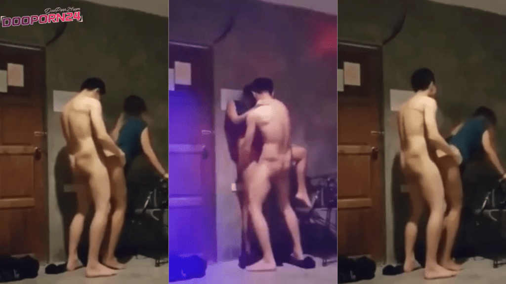 คลิปหลุด ถ่ายเอง ยืนเย่อหีสาวพีอาร์ในห้องคาราโอเกะ โคตรฟินต่างฝ่ายต่างเมา เงี่ยนไม่ไหวจับซอยท่าหมาร้องลั่นห้องอย่างมันส์ เสียวมากนึกว่าโรงเชือด
