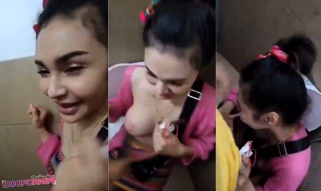 คลิปหลุดทางบ้าน ไอหนุ่มหื่นบ้ากามเดินตามสาวสวมสวยชุดไทยไปในห้องน้ำแล้วผลักจับดึงเสื้อเห็นเต้านมขาวสวย แล้วจับหัวเอาควยยัดปากอย่างเด็ด